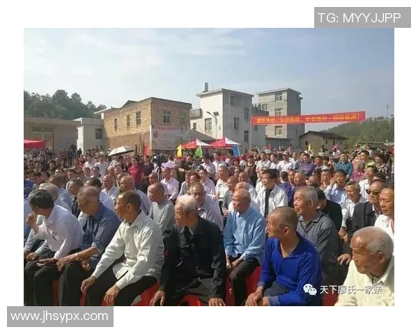 群星闪耀足球盛宴现场顶级球星同框留下珍贵合影