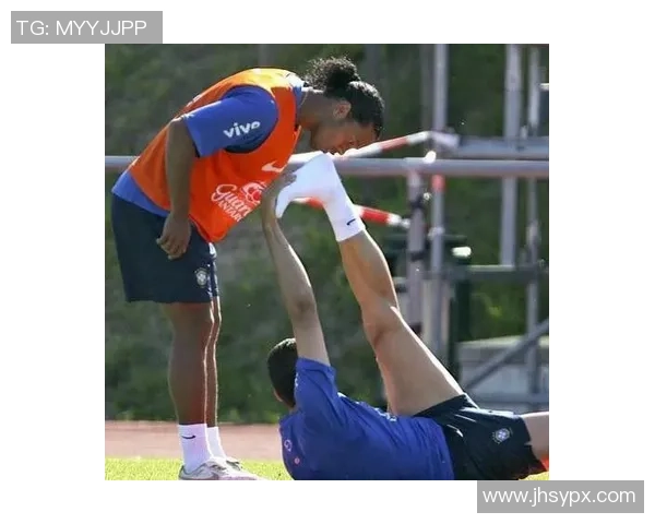 足球明星情侣头像，搞怪逗比瞬间，甜蜜与幽默并存的完美搭配