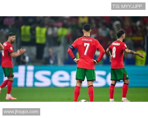 足球星鹏：从绿茵场到全球足坛巨星的传奇成长之路